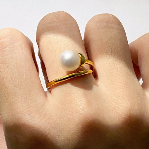 Luna Nail Pearl Ring